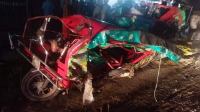 ফরিদপুরের মধুখালীতে বাসের ধাক্কায় ইজিবাইকের দুই যাত্রী নিহত