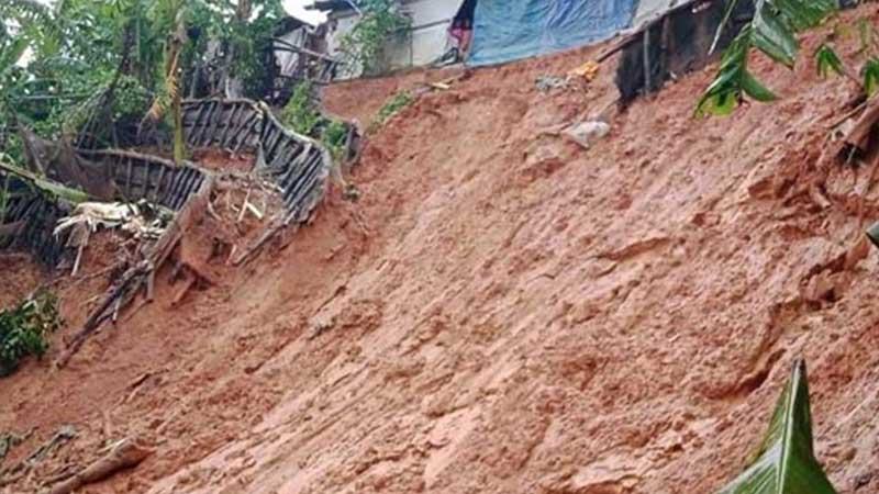 কক্সবাজারে পাহাড় ধসে স্বামী-স্ত্রীর মৃত্যু