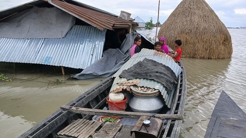 কুড়িগ্রামে বন্যায় পানিবন্দি ২৫ হাজার মানুষ