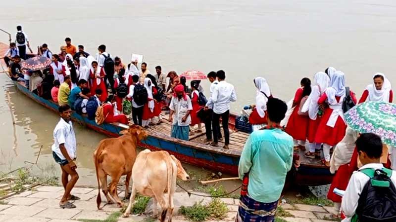 ফরিদপুরে সেতুর অভাবে দুর্ভোগে ২৫ গ্রামের মানুষ