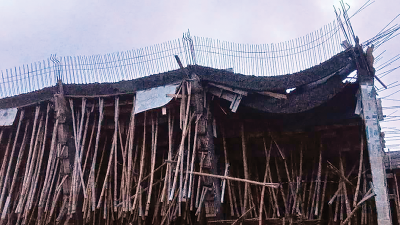 ভোলায় নির্মাণ শেষের আগেই ধসে পড়ল সুইমিং পুল