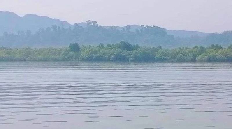 নাফ নদের ওপারে মর্টার শেল ও গোলাগুলির শব্দ, আতঙ্কে টেকনাফবাসী