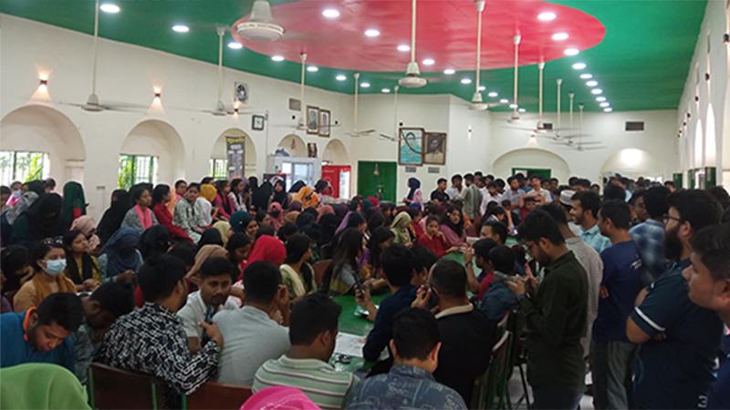 ‘প্রোগ্রামের’ নামে শিক্ষার্থীদের কোটাসংস্কার আন্দোলনে যেতে বাধার অভিযোগ