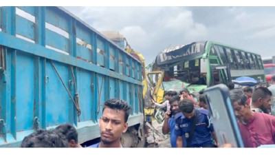 ব্রাহ্মণবাড়িয়ায় বাস-ট্রাকের মুখোমুখি সংঘর্ষ, ৫ জন আহত