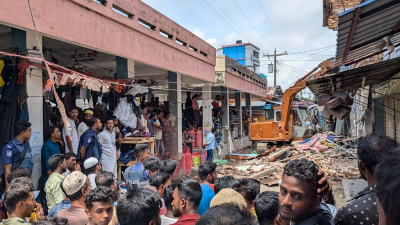 পটুয়াখালীর কলাপাড়ায় অবৈধ স্থাপনা উচ্ছেদ