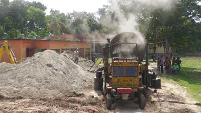 মাঠে নির্মাণসামগ্রী পাঠদান ব্যাহত