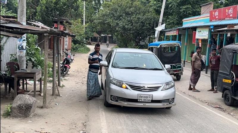 আলাদা ঘর তুলে গড়াই সেতুতে টোল আদায়ের অভিযোগ