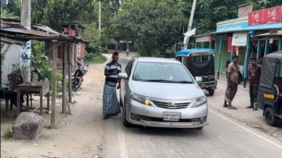 আলাদা ঘর তুলে গড়াই সেতুতে টোল আদায়ের অভিযোগ
