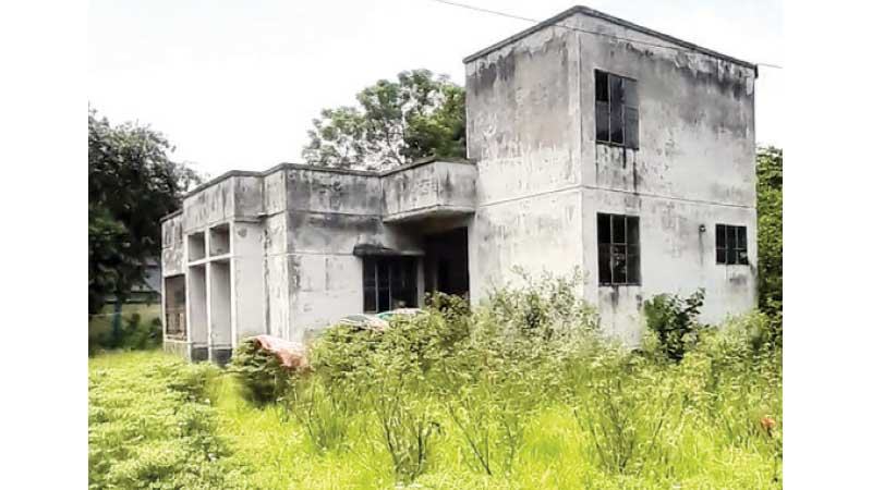 অব্যবস্থাপনা ও জনবল সংকটে মিলছে না কাঙ্ক্ষিত শিক্ষার্থী