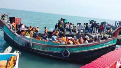 বাংলাদেশী ট্রলারে আবারো মিয়ানমারের গুলি, টেকনাফ সেন্ট মার্টিনে আতঙ্ক