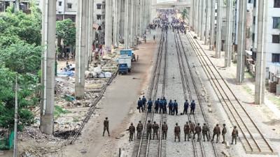 প্রাণ হারিয়েছেন তিন পুলিশ আহত ৬৫০
