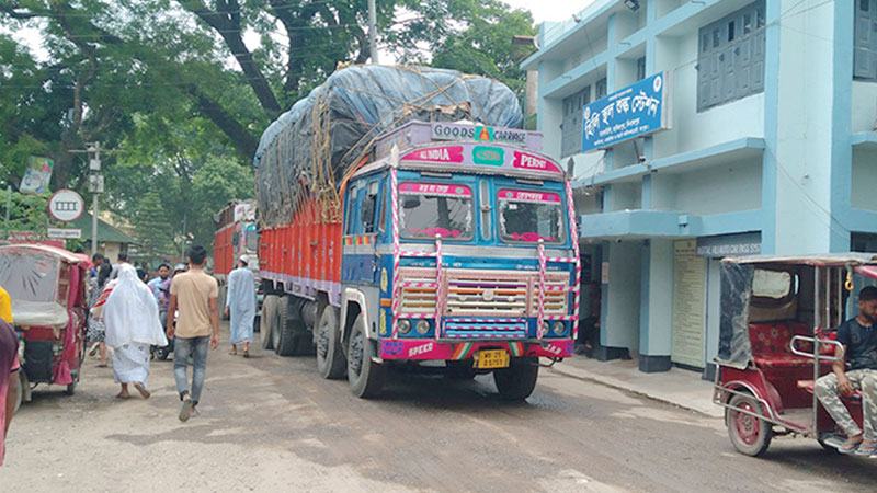 ইন্টারনেট চালু হওয়ায় হিলিতে আমদানি রফতানি শুরু