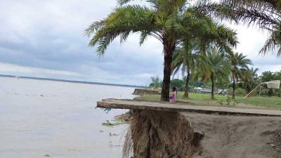 রাজশাহীর চরাঞ্চলে পদ্মা নদীর ভাঙন