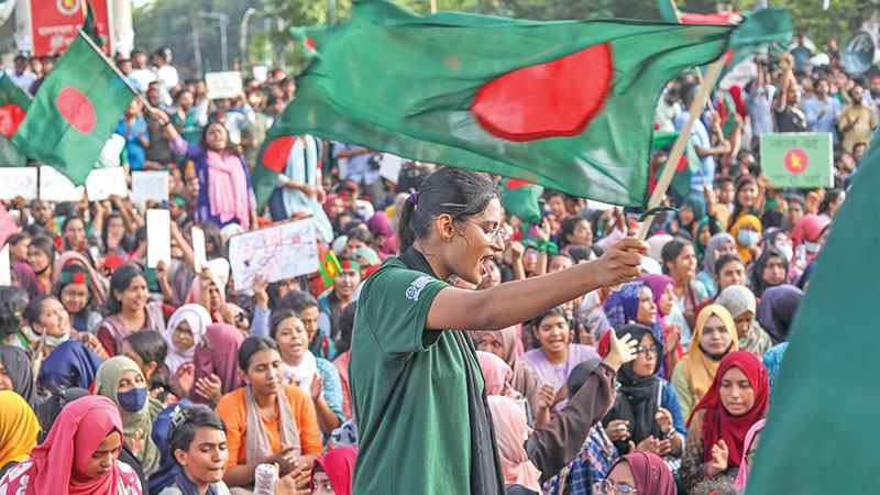 নারী শিক্ষার্থীরা যেভাবে এগিয়ে নিয়েছে কোটা সংস্কার আন্দোলন