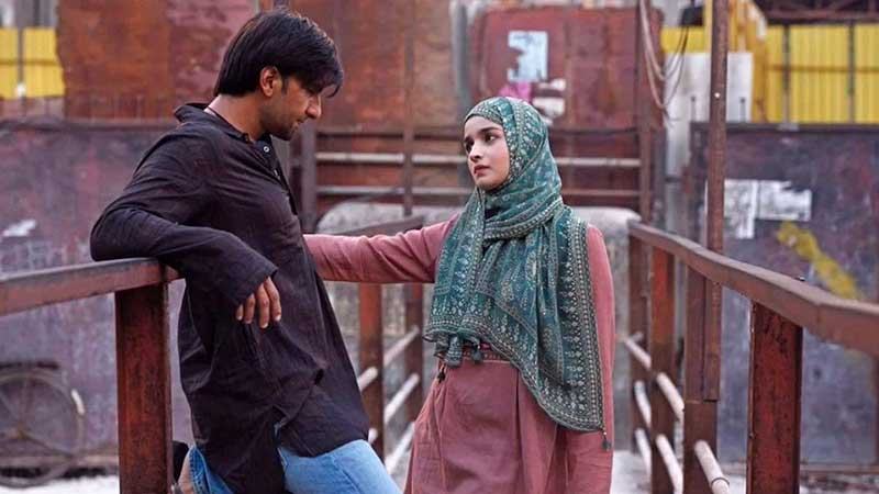 স্বপ্ন, প্রেম ও প্রতিবাদের ভাষা
