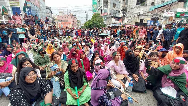 রাজশাহীতে বৈষম্যবিরোধী ছাত্র আন্দোলনের বিক্ষোভ
