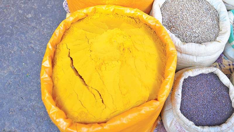 সাতক্ষীরায় গুঁড়া হলুদের দাম বেড়েছে