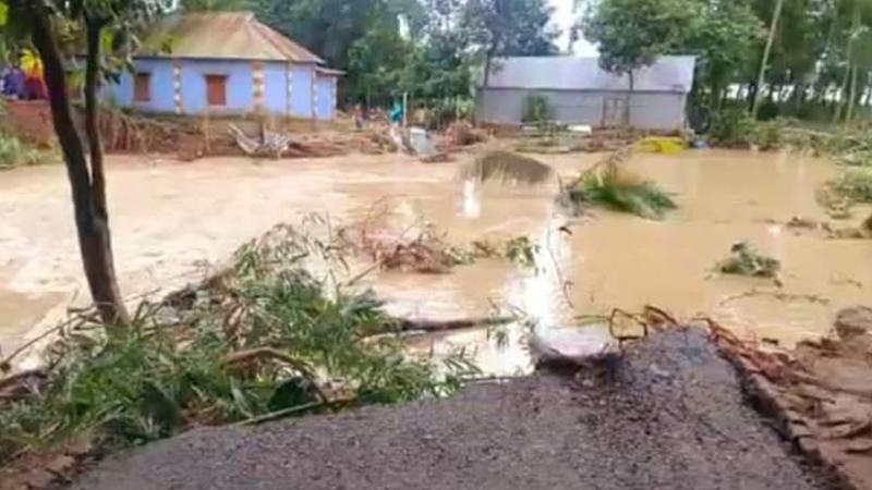 ঢলের পানিতে সেতু ধস, আখাউড়া-কসবা যোগাযোগ বন্ধ