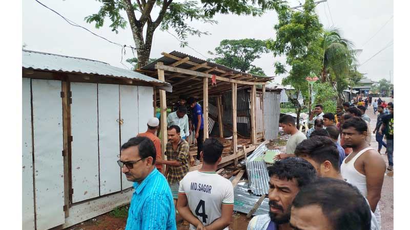 বরগুনায় অবৈধ স্থাপনা উচ্ছেদ