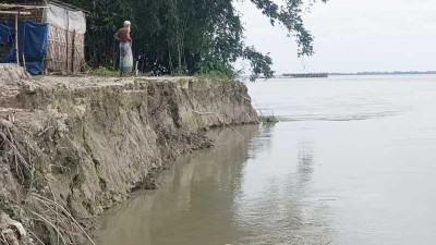 কুড়িগ্রামে নদীভাঙনে অসহায় অসংখ্য পরিবার
