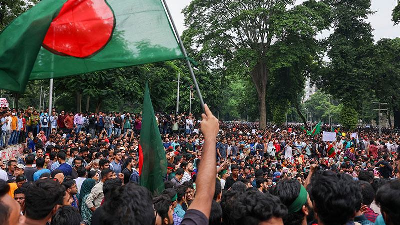 তরুণদের জন্য অর্থনীতির নতুন যাত্রা নাকি অতীতের ভুল