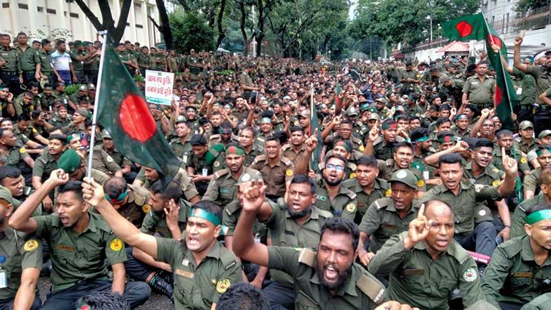 আনসারদের দাবি-দাওয়ার আন্দোলন