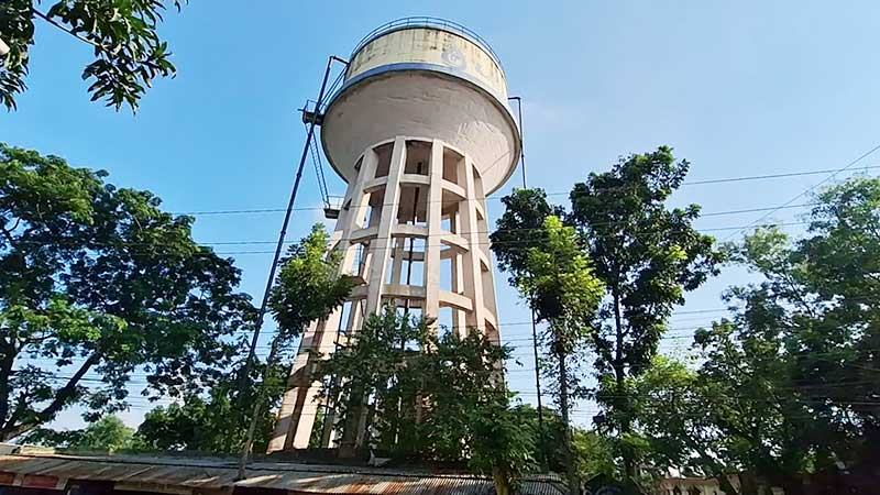 ১০ বছরেও সুপেয় পানির সংকট কাটেনি জয়পুরহাট পৌরসভায়