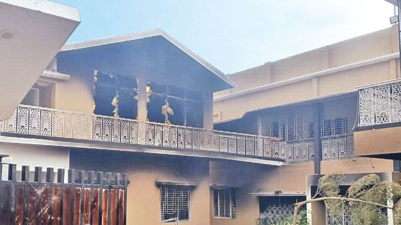 ফাঁকা-জনশূন্য-পরিত্যক্ত আওয়ামী লীগ নেতাদের বিলাসবহুল বাড়ি