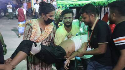 মরদেহ টানতে টানতে ক্লান্ত হয়ে পড়েছিলেন  প্রিয়া খান