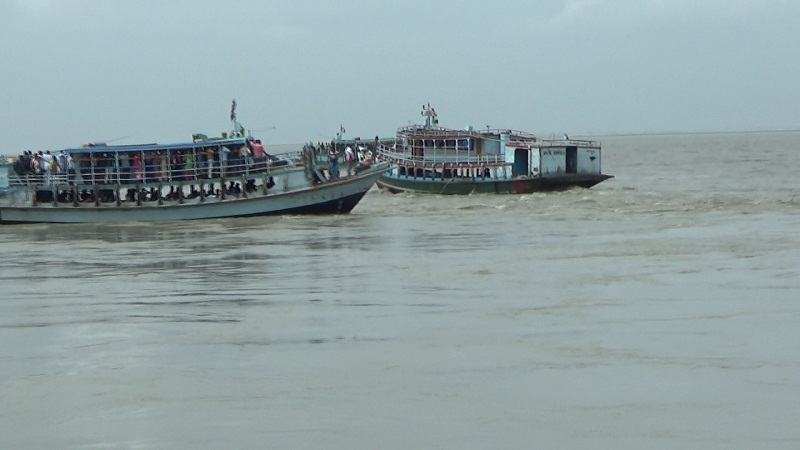 টানা ৪৬ ঘণ্টা বন্ধ থাকার পর লঞ্চ চলাচল স্বাভাবিক