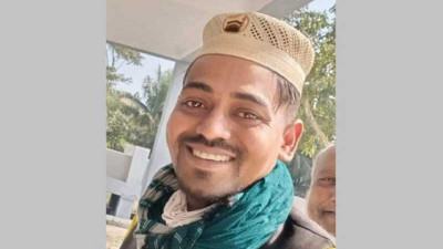 বাবা-মা-ভাইয়ের কবরের পাশে তোফাজ্জলের দাফন