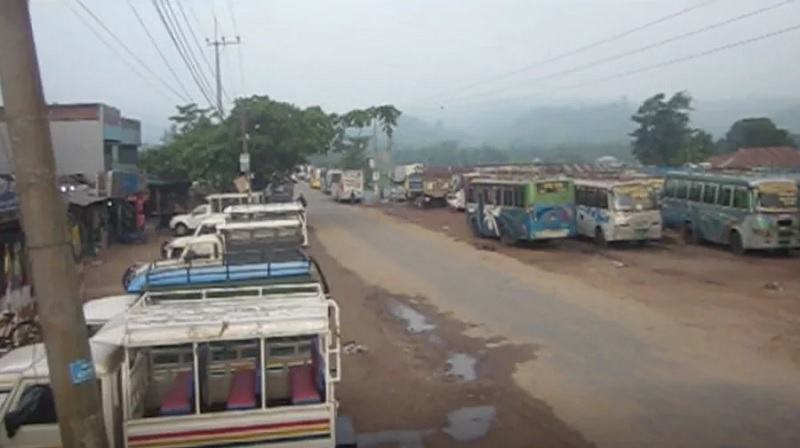 খাগড়াছড়িতে চলছে সড়ক অবরোধ কর্মসূচি