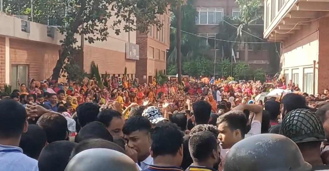 আশুলিয়ায় বেশিরভাগ কারখানা চালু, বন্ধ ৫৫