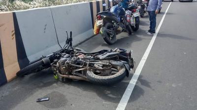 ঢাকা-মাওয়া এক্সপ্রেসওয়েতে দ্রুতগতির মোটরসাইকেল নিয়ন্ত্রণ হারিয়ে নিহত ১