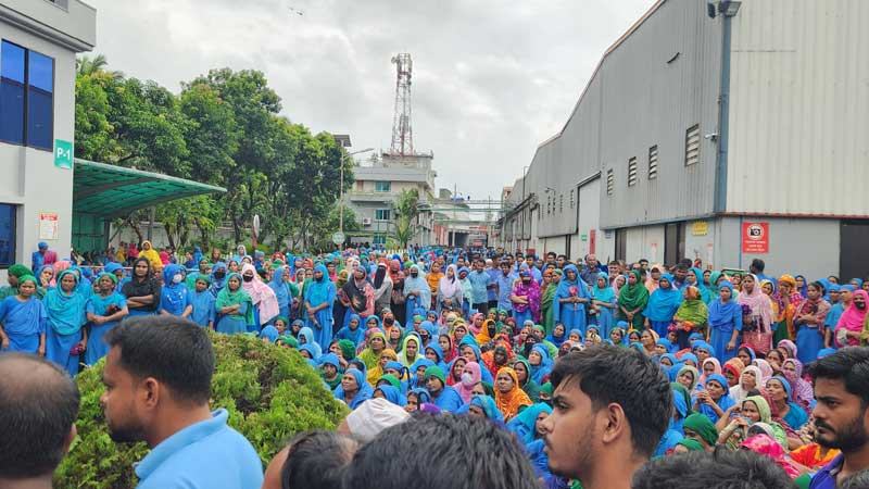 নাটোরে শ্রমিক আন্দোলনের মুখে প্রাণ এগ্রো কারখানা বন্ধ
