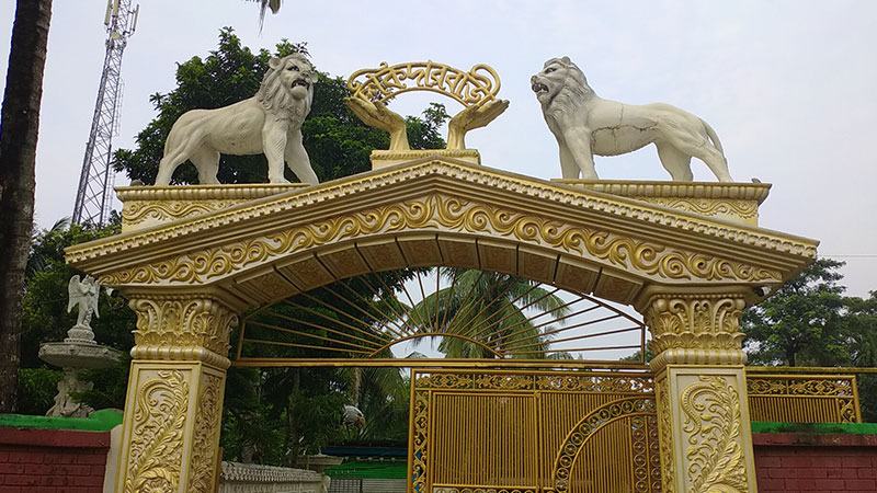 জমকালো আয়োজনে এবার পূজা হচ্ছে না শিকদারবাড়ী