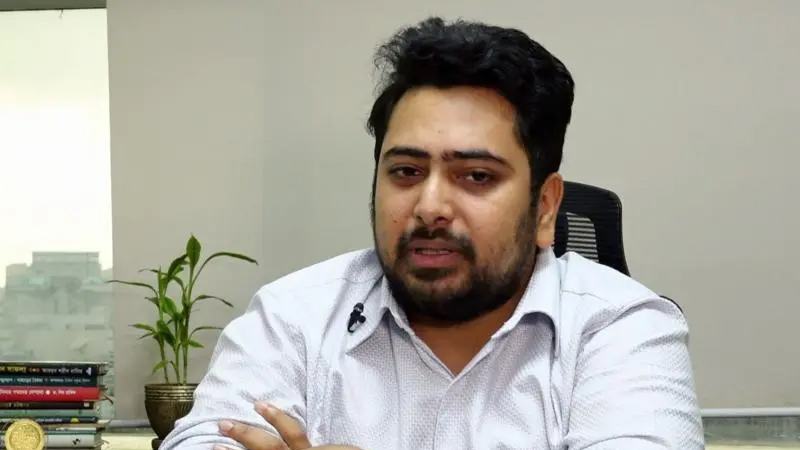 মাঠ প্রশাসনের রদবদলে এখনো রাজনৈতিক প্রভাব খাটানো হচ্ছে: নাহিদ ইসলাম