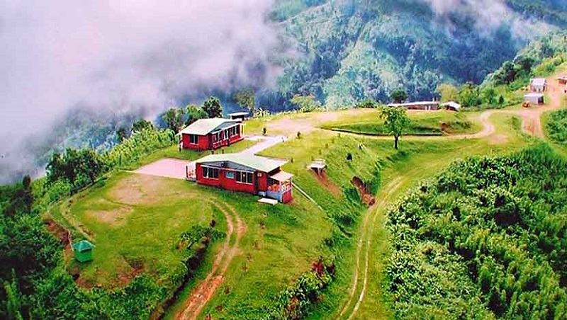 কম খরচে নীলগিরি ভ্রমণ
