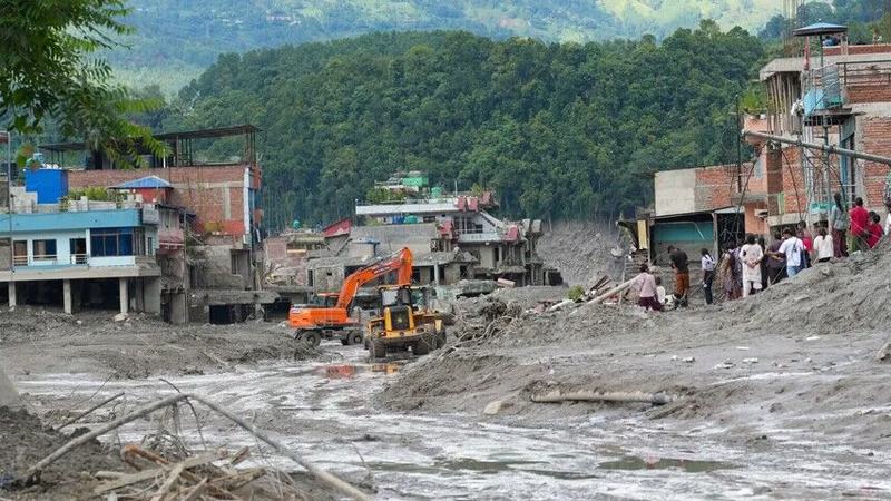 নেপালে বন্যায় এখনো নিখোঁজ দুই শতাধিক শিক্ষার্থী