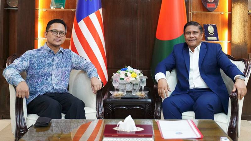 প্রতিরক্ষা উপদেষ্টার সঙ্গে মালয়েশিয়ার হাইকমিশনারের সাক্ষাৎ