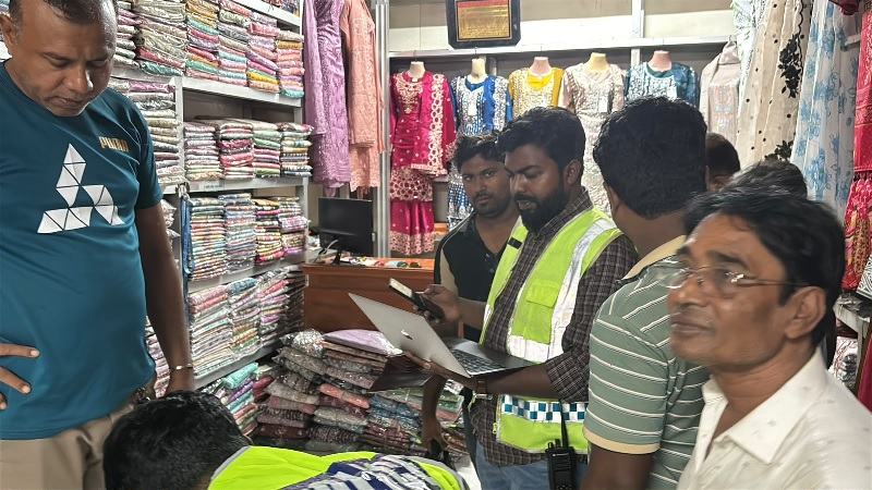 জার্মান পর্যটকের চুরি হওয়া ল্যাপটপ উদ্ধার, আটক ১