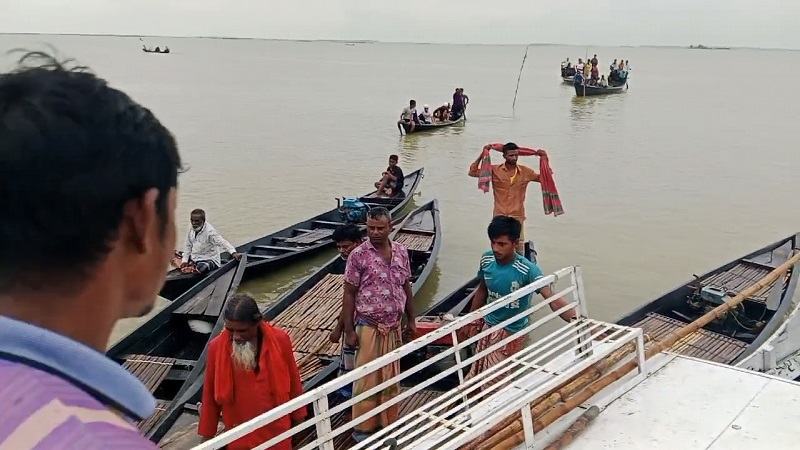 নেত্রকোনায় নৌকা-স্পিডবোট দুর্ঘটনায় এক শিশুর মরদেহ উদ্ধার, নিখোঁজ ৩