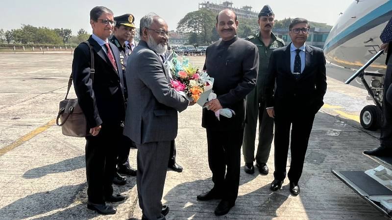 মন্ত্রিসভার শপথ অনুষ্ঠানে অংশ নিতে ঢাকায় ভারতের লোকসভার স্পিকার ওম বিড়লা