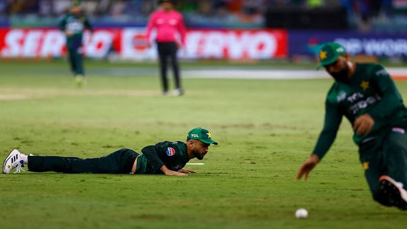 কথায় আক্রমণাত্মক, মাঠে আত্মসমর্পণ— পাকিস্তান ক্রিকেটের বদল কোন পথে