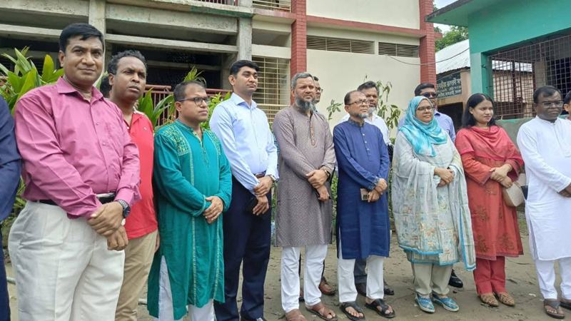 ছয়বাড়িয়া প্রাথমিক বিদ্যালয়ে জাবি পরিসংখ্যান বিভাগের সাবেক শিক্ষার্থীদের বৃক্ষরোপণ