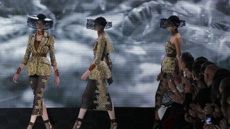 paris_fashion_week1_reuters