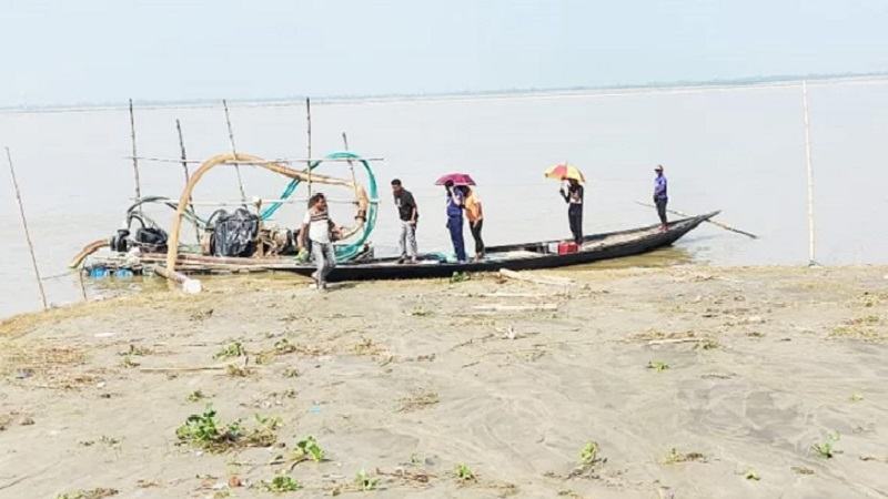 পদ্মা নদীতে নৌ পুলিশের ওপর হামলা, ওসিসহ ৫ সদস্য গুলিবিদ্ধ