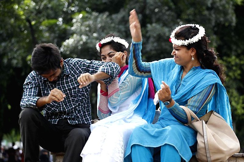 people-celebrate-friendship-day-in-dhaka-208071