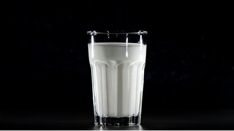 ত্বকের যত্নে কাঁচা দুধ