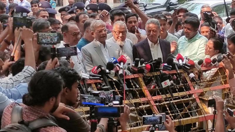 নির্বাচন নিয়ে প্রধান উপদেষ্টার সঙ্গে আলোচনায় ‘একেবারেই সন্তুষ্ট নয়’ বিএনপি